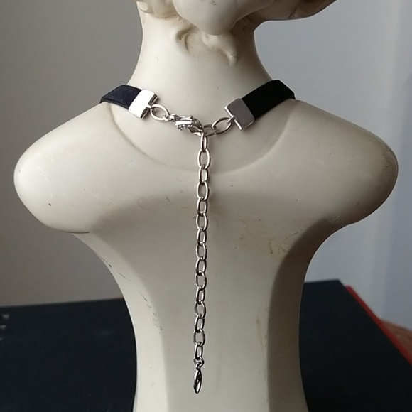 NADRI PEARL Velvet Choker 14" long. - Picture 3 of 4